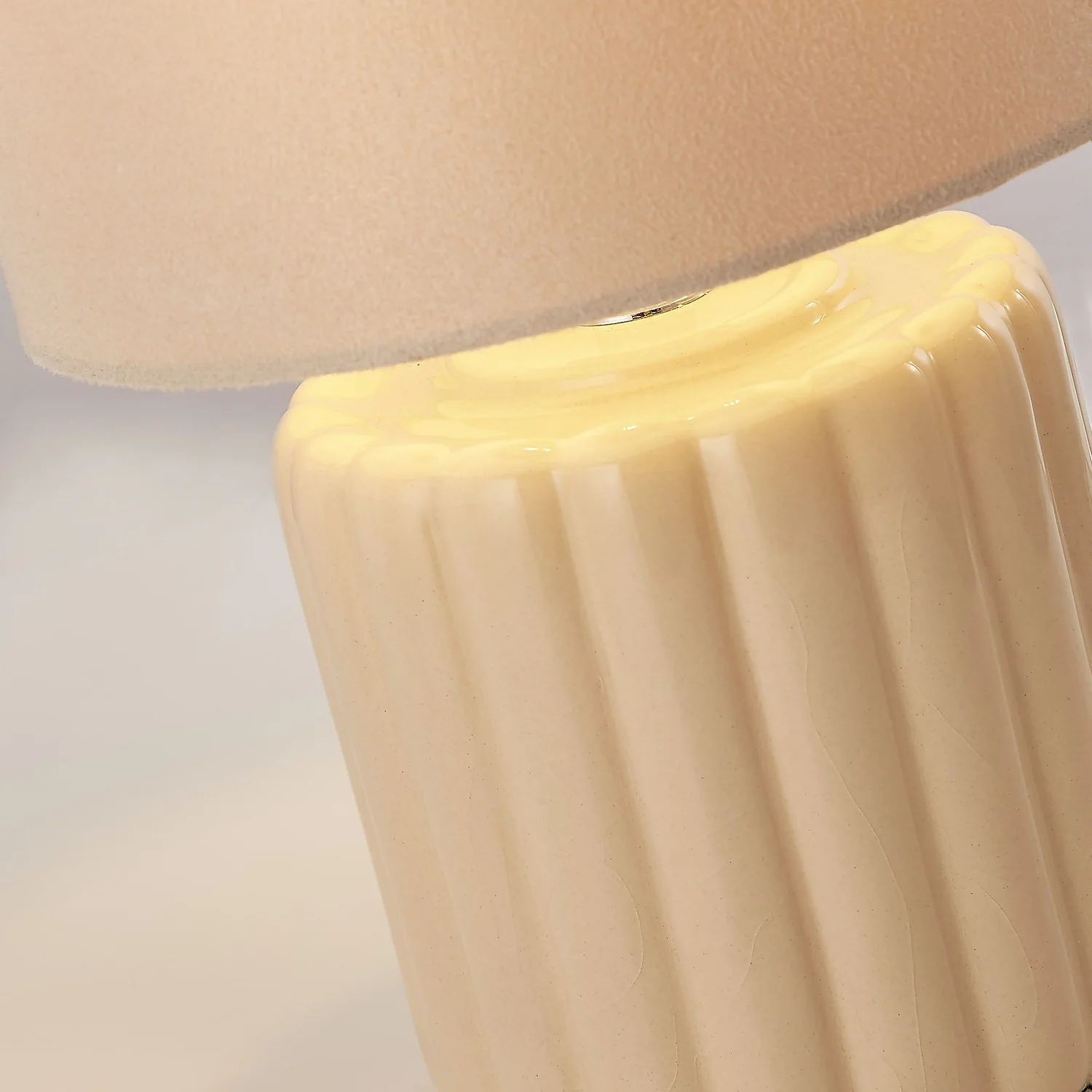 Phoebe Ceramic Table Lamp - Cream 4 Phoebe Ceramic Table Lamp - Cream - Image 4